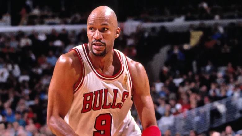 The 5 best number 9 basketball players in history: Tony Parker vs. Andre Iguodala for number 1 - Ảnh 3