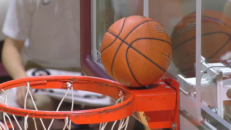 What happens when the ball gets stuck in the rim? Decoding NBA official rules - Ảnh 2