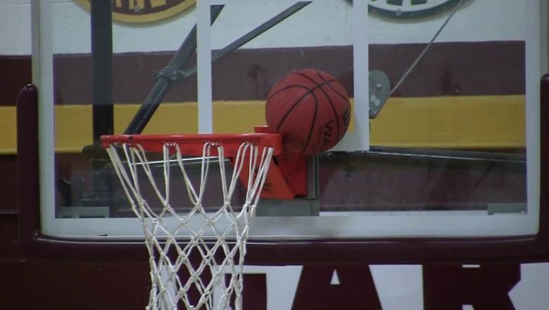 What happens when the ball gets stuck in the rim? Decoding NBA official rules - Ảnh 3