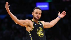 Stephen Curry surpasses Michael Jordan for most 30-point games after turning 30